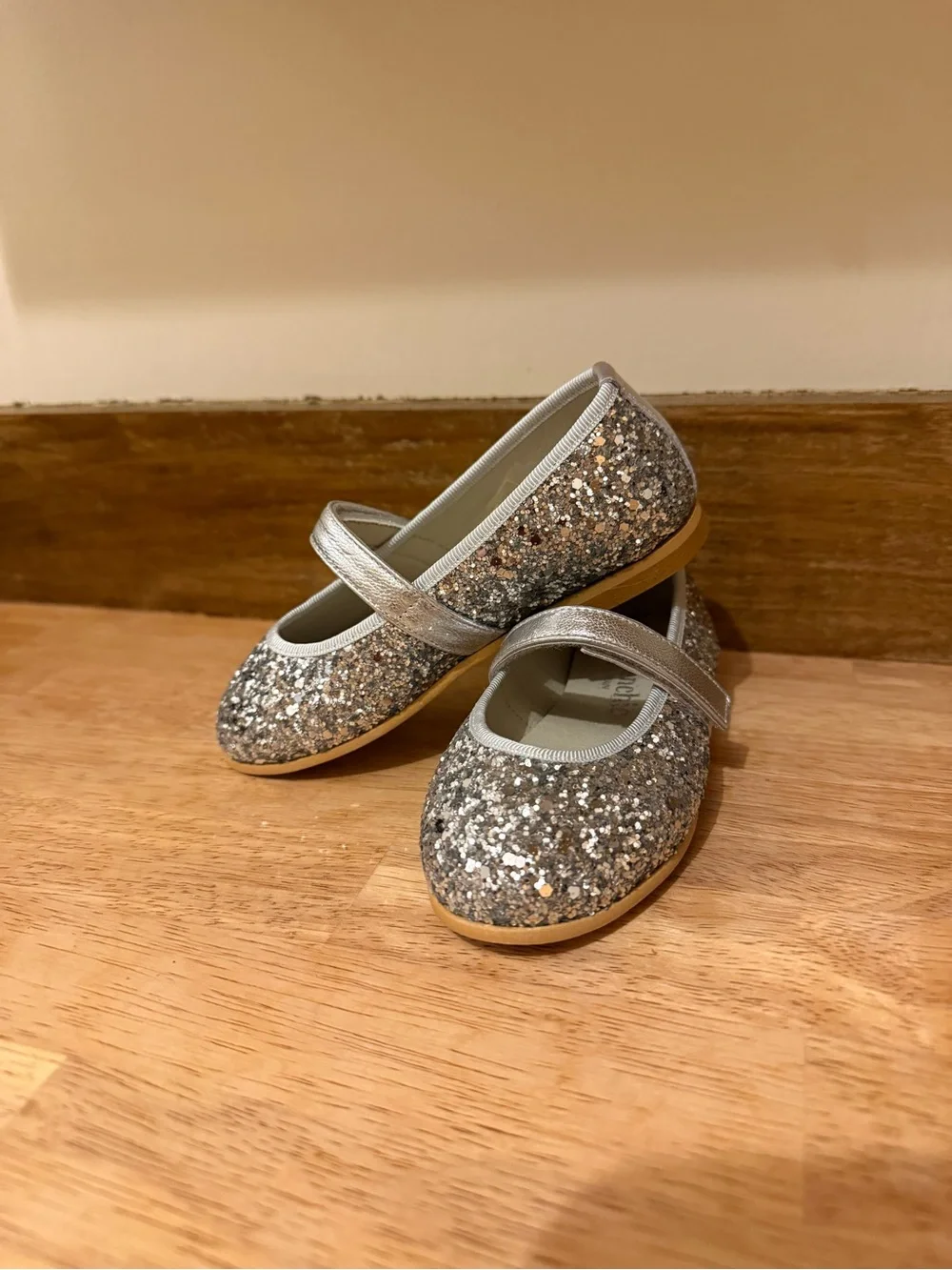 Girls Silver Glitter Mary Jane Dress Shoes with Strap
